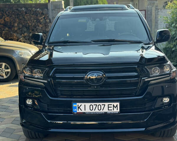 Черный Тойота Ленд Крузер, объемом двигателя 4.46 л и пробегом 199 тыс. км за 65000 $, фото 5 на Automoto.ua