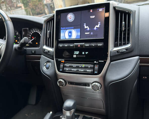 Чорний Тойота Ленд Крузер, об'ємом двигуна 4.46 л та пробігом 8 тис. км за 95000 $, фото 9 на Automoto.ua