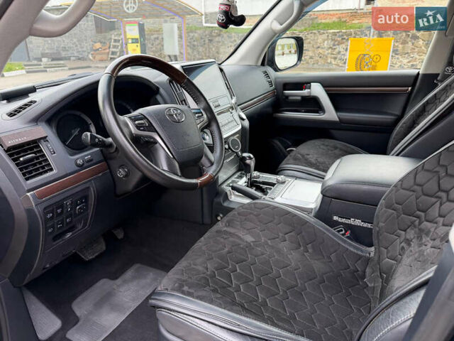 Черный Тойота Ленд Крузер, объемом двигателя 4.46 л и пробегом 93 тыс. км за 63999 $, фото 25 на Automoto.ua