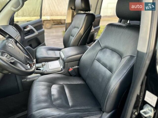 Черный Тойота Ленд Крузер, объемом двигателя 4.46 л и пробегом 95 тыс. км за 57500 $, фото 33 на Automoto.ua