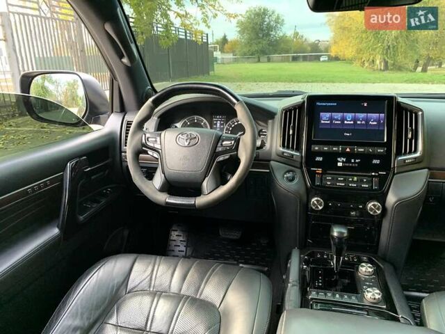 Черный Тойота Ленд Крузер, объемом двигателя 4.46 л и пробегом 190 тыс. км за 58888 $, фото 32 на Automoto.ua