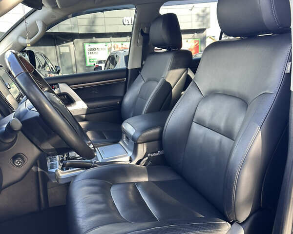 Тойота Ленд Крузер 2019 у Києві на Automoto.ua Чорний Тойота Ленд Крузер, об'ємом двигуна 4.46 л та пробігом 78 тис. км за 55800 $, фото 43 на Automoto.ua