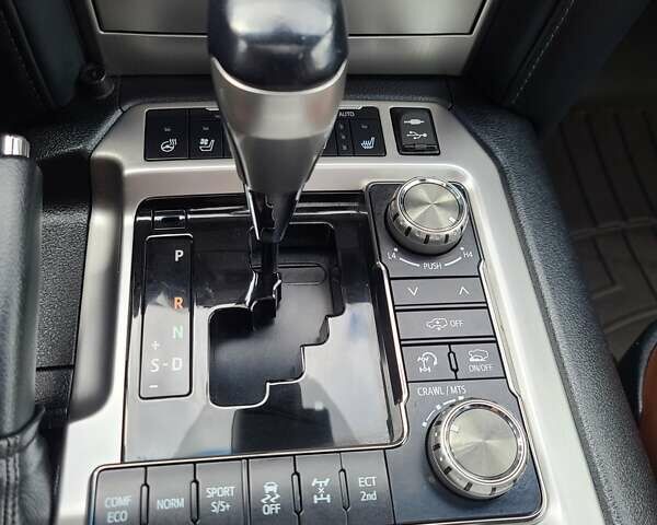 Черный Тойота Ленд Крузер, объемом двигателя 4.46 л и пробегом 152 тыс. км за 58999 $, фото 10 на Automoto.ua