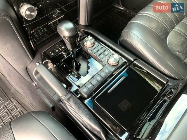 Черный Тойота Ленд Крузер, объемом двигателя 4.46 л и пробегом 190 тыс. км за 58888 $, фото 29 на Automoto.ua