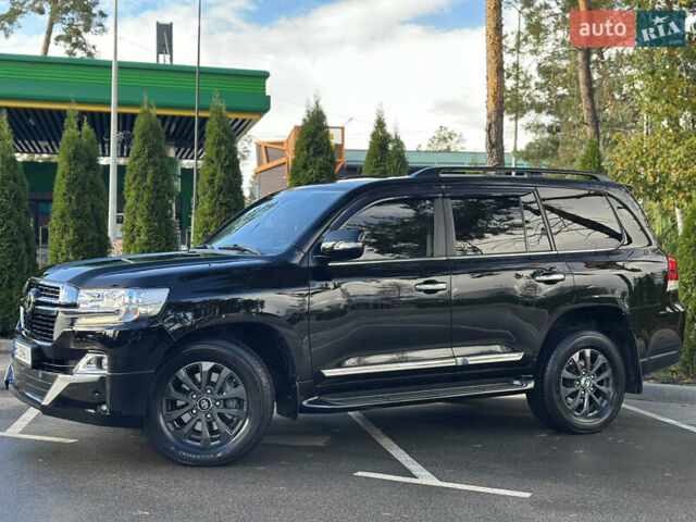 Тойота Ленд Крузер 2019 у Києві на Automoto.ua Чорний Тойота Ленд Крузер, об'ємом двигуна 4.46 л та пробігом 78 тис. км за 55800 $, фото 6 на Automoto.ua
