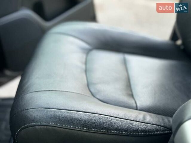 Черный Тойота Ленд Крузер, объемом двигателя 4.46 л и пробегом 95 тыс. км за 57500 $, фото 29 на Automoto.ua