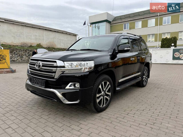 Черный Тойота Ленд Крузер, объемом двигателя 4.46 л и пробегом 93 тыс. км за 63999 $, фото 1 на Automoto.ua