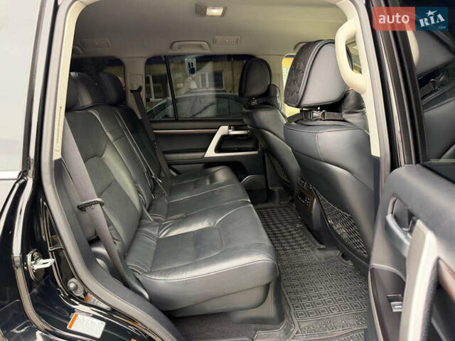 Черный Тойота Ленд Крузер, объемом двигателя 4.46 л и пробегом 93 тыс. км за 63999 $, фото 49 на Automoto.ua