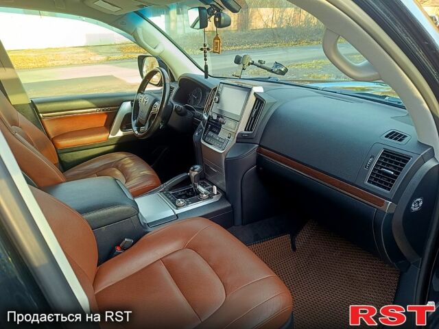 Черный Тойота Ленд Крузер, объемом двигателя 4.5 л и пробегом 70 тыс. км за 63500 $, фото 9 на Automoto.ua