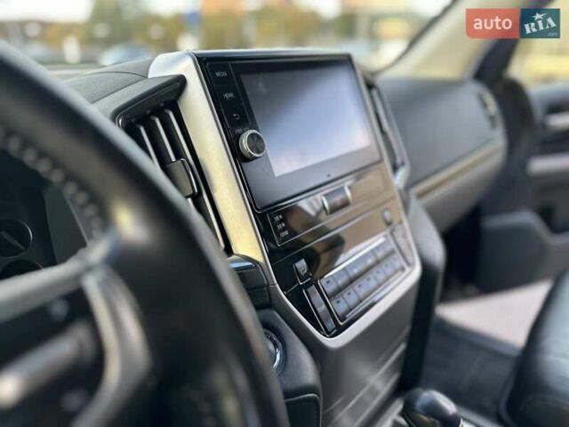 Черный Тойота Ленд Крузер, объемом двигателя 4.46 л и пробегом 95 тыс. км за 57500 $, фото 30 на Automoto.ua