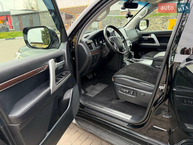 Черный Тойота Ленд Крузер, объемом двигателя 4.46 л и пробегом 93 тыс. км за 63999 $, фото 22 на Automoto.ua