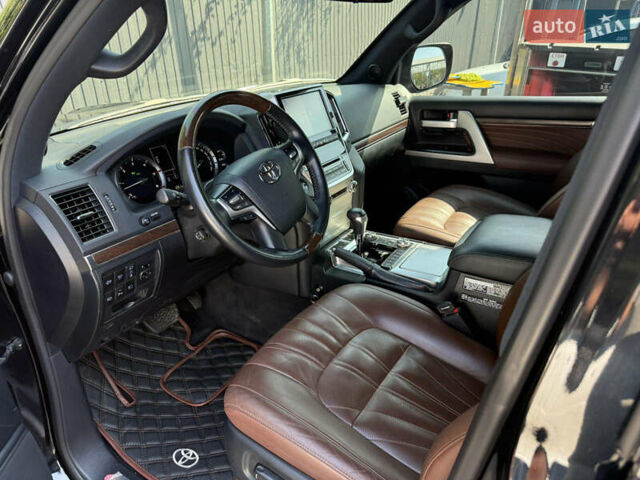 Черный Тойота Ленд Крузер, объемом двигателя 4.46 л и пробегом 87 тыс. км за 76000 $, фото 4 на Automoto.ua