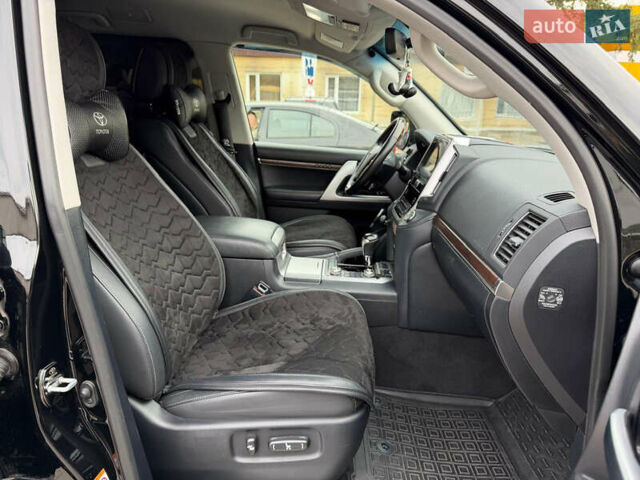 Черный Тойота Ленд Крузер, объемом двигателя 4.46 л и пробегом 93 тыс. км за 63999 $, фото 43 на Automoto.ua