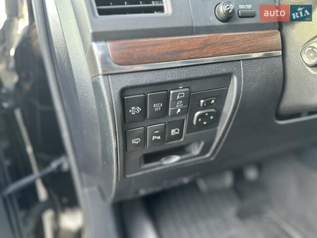 Черный Тойота Ленд Крузер, объемом двигателя 4.46 л и пробегом 95 тыс. км за 57500 $, фото 35 на Automoto.ua