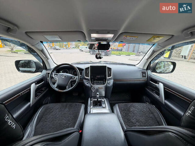 Черный Тойота Ленд Крузер, объемом двигателя 4.46 л и пробегом 93 тыс. км за 63999 $, фото 35 на Automoto.ua