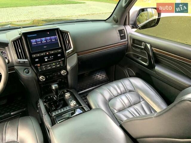 Черный Тойота Ленд Крузер, объемом двигателя 4.46 л и пробегом 190 тыс. км за 58888 $, фото 33 на Automoto.ua