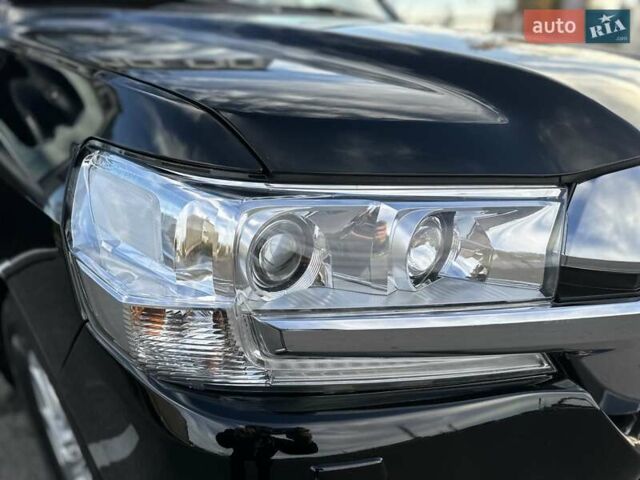 Черный Тойота Ленд Крузер, объемом двигателя 4.46 л и пробегом 95 тыс. км за 57500 $, фото 25 на Automoto.ua