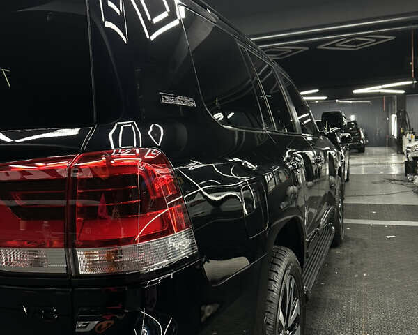 Черный Тойота Ленд Крузер, объемом двигателя 4.61 л и пробегом 10 тыс. км за 80000 $, фото 19 на Automoto.ua