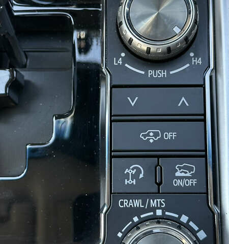 Чорний Тойота Ленд Крузер, об'ємом двигуна 4.46 л та пробігом 100 тис. км за 72000 $, фото 19 на Automoto.ua