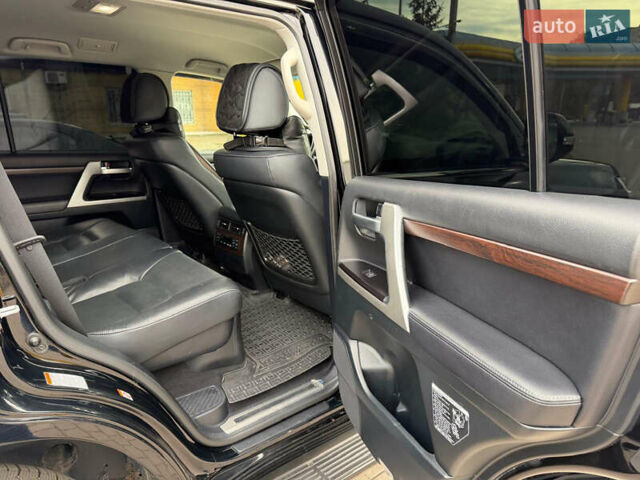 Черный Тойота Ленд Крузер, объемом двигателя 4.46 л и пробегом 93 тыс. км за 63999 $, фото 50 на Automoto.ua