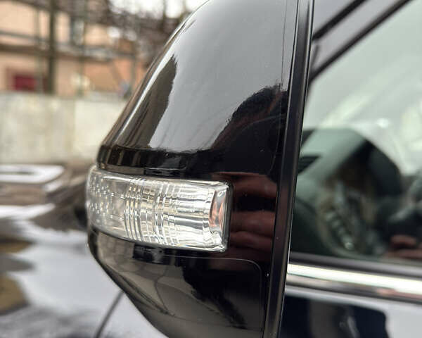 Чорний Тойота Ленд Крузер, об'ємом двигуна 4.46 л та пробігом 8 тис. км за 95000 $, фото 19 на Automoto.ua