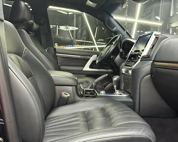 Черный Тойота Ленд Крузер, объемом двигателя 4.61 л и пробегом 10 тыс. км за 80000 $, фото 13 на Automoto.ua