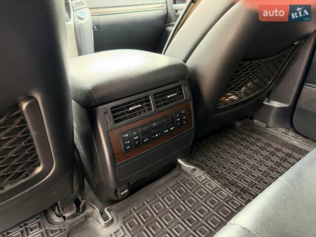 Черный Тойота Ленд Крузер, объемом двигателя 4.46 л и пробегом 93 тыс. км за 63999 $, фото 33 на Automoto.ua