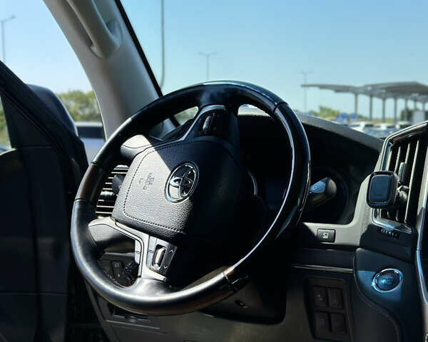 Чорний Тойота Ленд Крузер, об'ємом двигуна 4.46 л та пробігом 100 тис. км за 72000 $, фото 14 на Automoto.ua