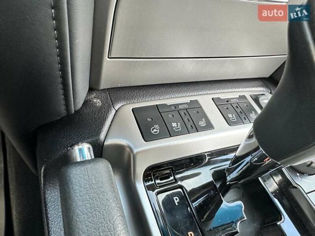 Черный Тойота Ленд Крузер, объемом двигателя 4.46 л и пробегом 95 тыс. км за 57500 $, фото 37 на Automoto.ua