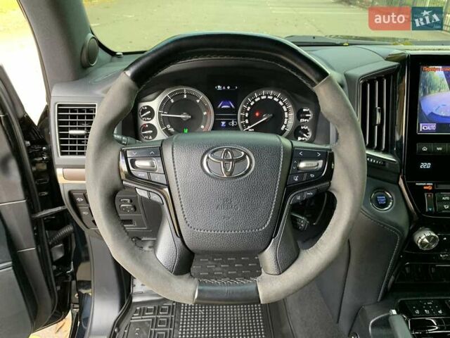 Черный Тойота Ленд Крузер, объемом двигателя 4.46 л и пробегом 190 тыс. км за 58888 $, фото 27 на Automoto.ua