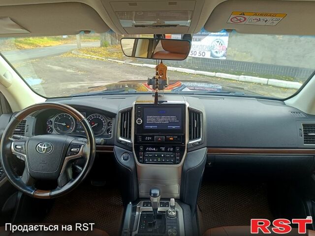 Черный Тойота Ленд Крузер, объемом двигателя 4.5 л и пробегом 70 тыс. км за 63500 $, фото 8 на Automoto.ua