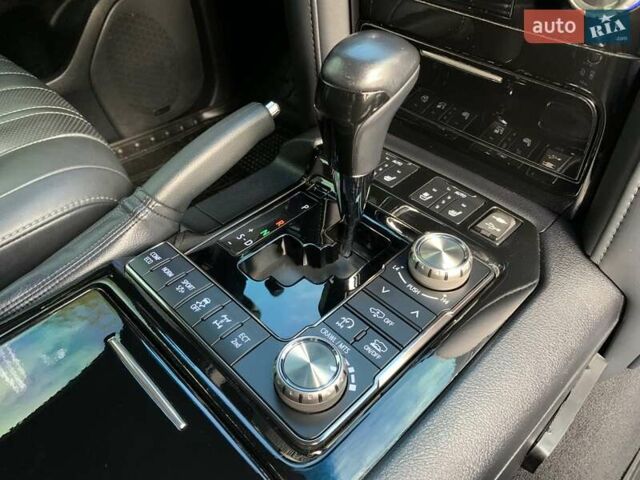 Черный Тойота Ленд Крузер, объемом двигателя 4.46 л и пробегом 190 тыс. км за 58888 $, фото 45 на Automoto.ua