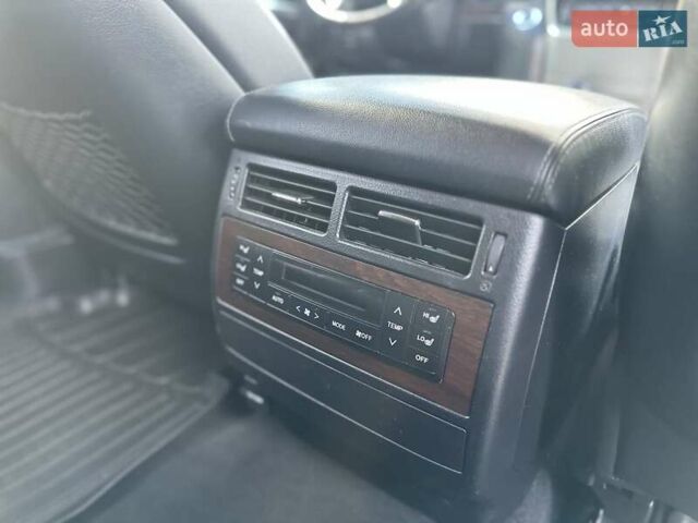 Черный Тойота Ленд Крузер, объемом двигателя 4.46 л и пробегом 95 тыс. км за 57500 $, фото 18 на Automoto.ua