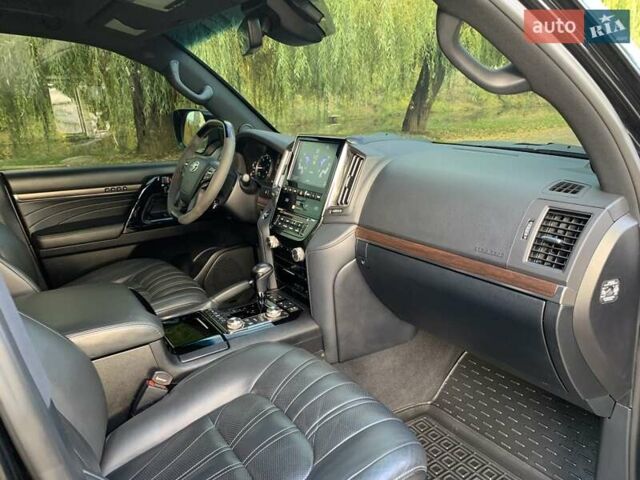 Черный Тойота Ленд Крузер, объемом двигателя 4.46 л и пробегом 190 тыс. км за 58888 $, фото 35 на Automoto.ua