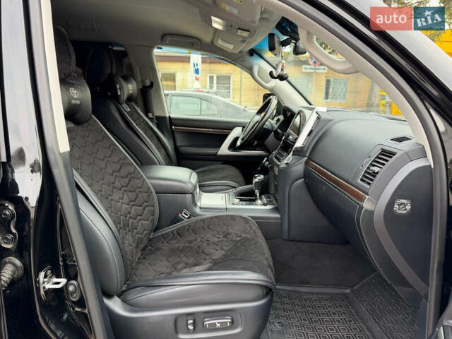 Черный Тойота Ленд Крузер, объемом двигателя 4.46 л и пробегом 93 тыс. км за 63999 $, фото 42 на Automoto.ua