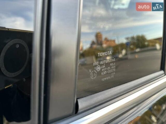 Черный Тойота Ленд Крузер, объемом двигателя 4.46 л и пробегом 95 тыс. км за 57500 $, фото 11 на Automoto.ua