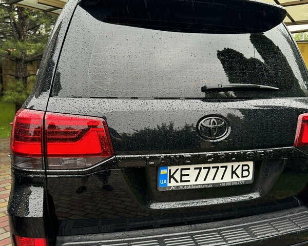 Черный Тойота Ленд Крузер, объемом двигателя 4.46 л и пробегом 177 тыс. км за 51000 $, фото 12 на Automoto.ua