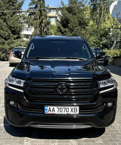 Чорний Тойота Ленд Крузер, об'ємом двигуна 0 л та пробігом 92 тис. км за 57500 $, фото 6 на Automoto.ua