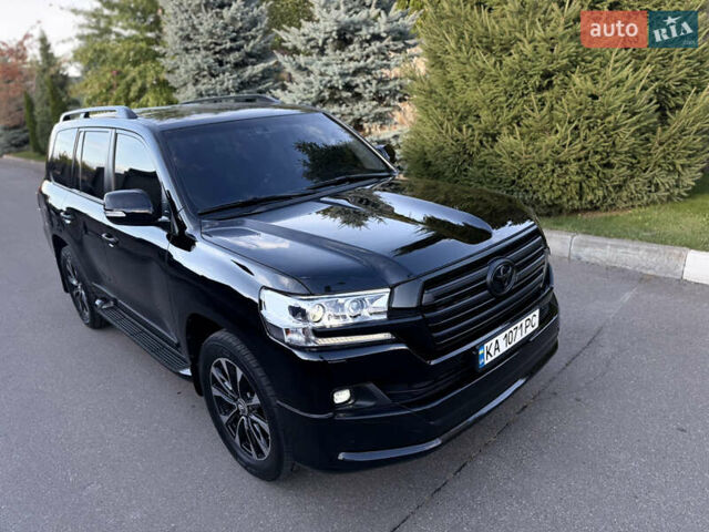 Тойота Ленд Крузер 2020 у Києві на Automoto.ua Чорний Тойота Ленд Крузер, об'ємом двигуна 4.46 л та пробігом 75 тис. км за 67000 $, фото 1 на Automoto.ua