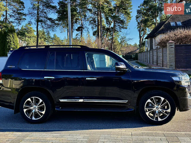 Черный Тойота Ленд Крузер, объемом двигателя 4.46 л и пробегом 58 тыс. км за 73000 $, фото 3 на Automoto.ua