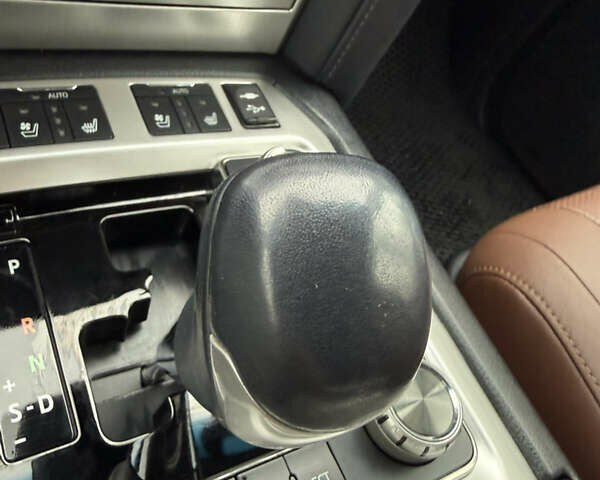 Черный Тойота Ленд Крузер, объемом двигателя 4.46 л и пробегом 58 тыс. км за 73000 $, фото 10 на Automoto.ua