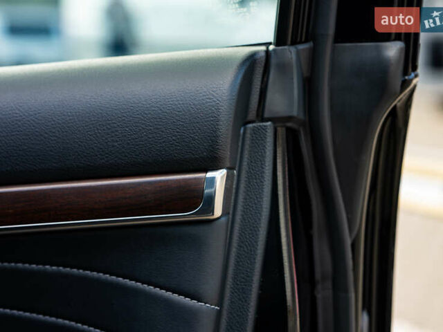 Чорний Тойота Ленд Крузер, об'ємом двигуна 4.46 л та пробігом 46 тис. км за 78000 $, фото 21 на Automoto.ua