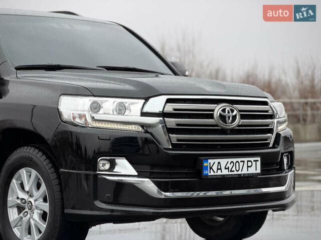 Черный Тойота Ленд Крузер, объемом двигателя 4.61 л и пробегом 67 тыс. км за 62800 $, фото 4 на Automoto.ua