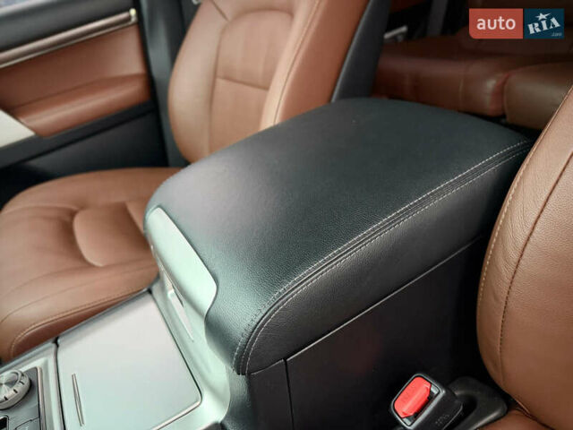 Черный Тойота Ленд Крузер, объемом двигателя 4.61 л и пробегом 67 тыс. км за 62800 $, фото 45 на Automoto.ua