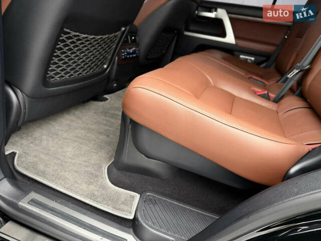 Черный Тойота Ленд Крузер, объемом двигателя 4.61 л и пробегом 67 тыс. км за 62800 $, фото 42 на Automoto.ua