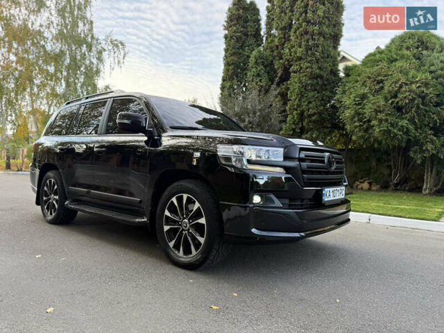 Тойота Ленд Крузер 2020 у Києві на Automoto.ua Чорний Тойота Ленд Крузер, об'ємом двигуна 4.46 л та пробігом 75 тис. км за 67000 $, фото 6 на Automoto.ua