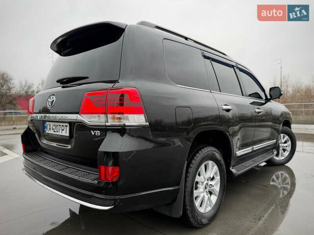 Черный Тойота Ленд Крузер, объемом двигателя 4.61 л и пробегом 67 тыс. км за 62800 $, фото 29 на Automoto.ua