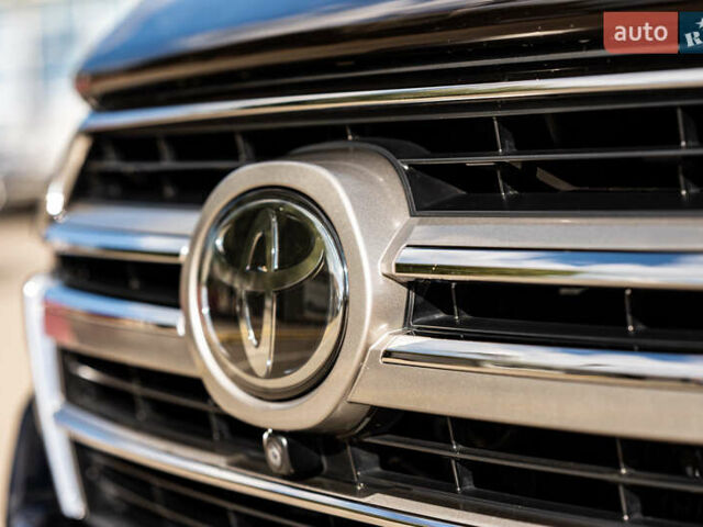 Чорний Тойота Ленд Крузер, об'ємом двигуна 4.46 л та пробігом 46 тис. км за 78000 $, фото 5 на Automoto.ua