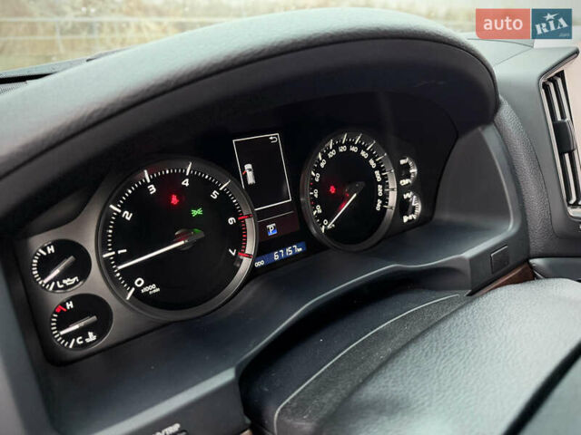 Черный Тойота Ленд Крузер, объемом двигателя 4.61 л и пробегом 67 тыс. км за 62800 $, фото 41 на Automoto.ua