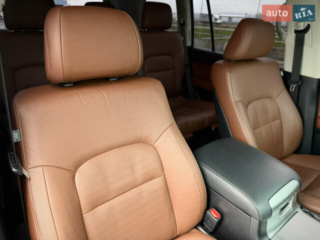 Черный Тойота Ленд Крузер, объемом двигателя 4.61 л и пробегом 67 тыс. км за 62800 $, фото 54 на Automoto.ua